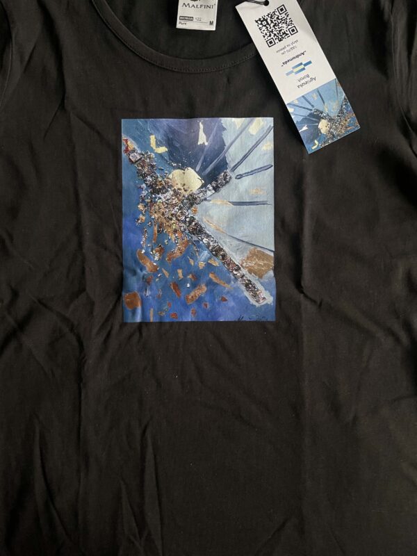 "Andromeda" T-shirt z nadrukiem - obrazek 3